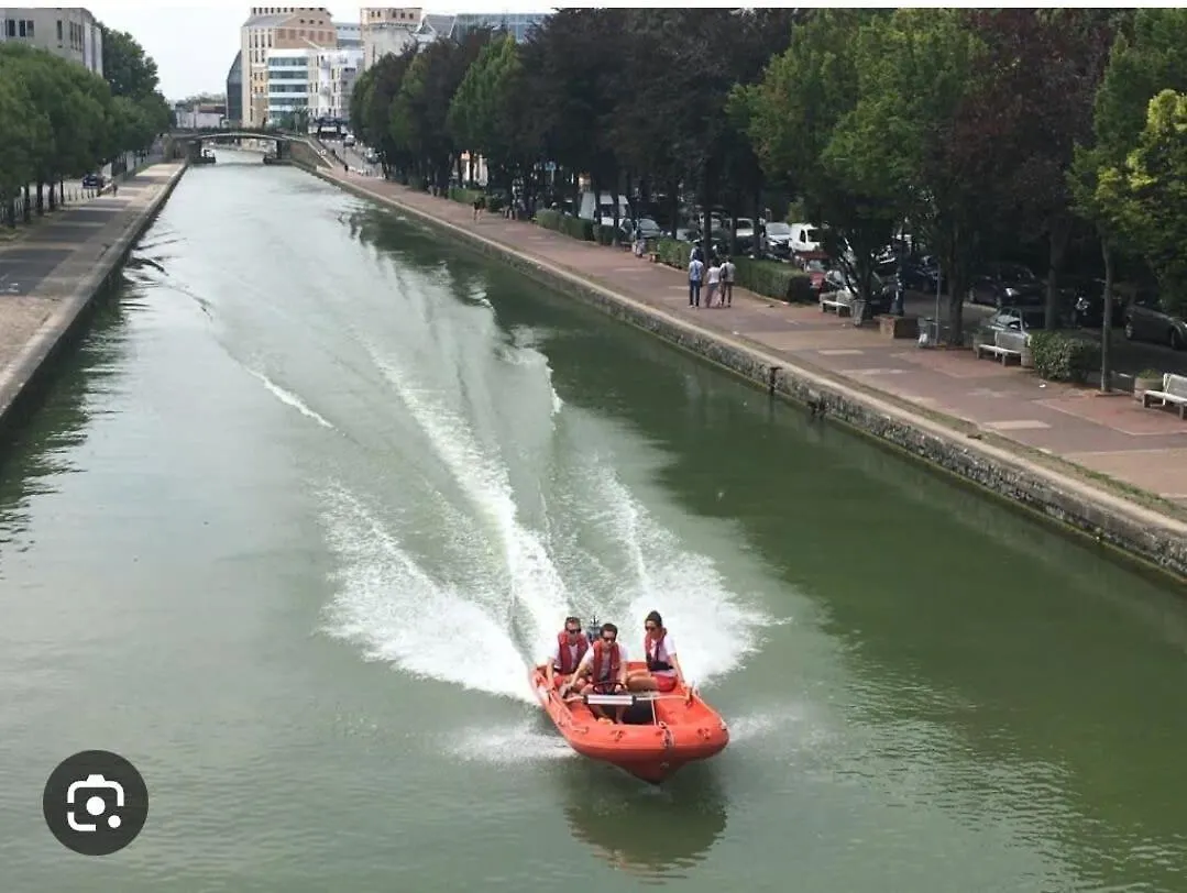 The Unforgetable At Canal De L'ourcq * Paris